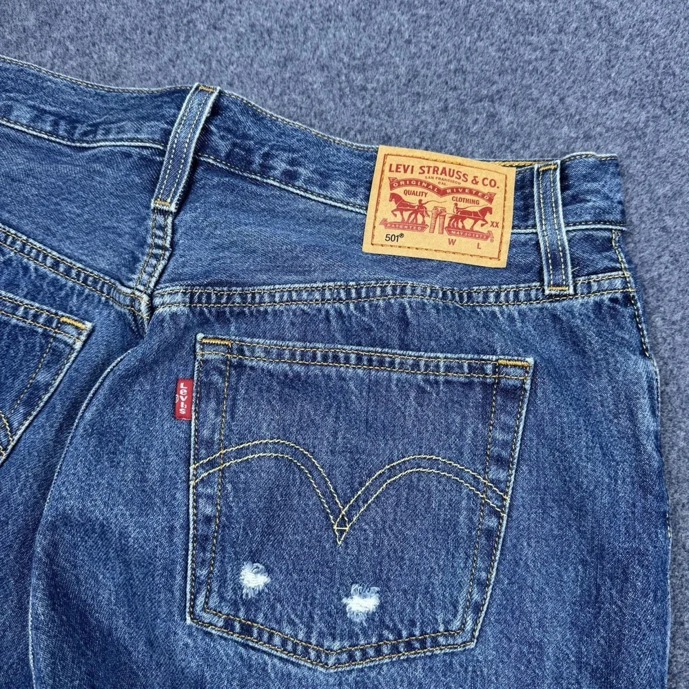 Levis 501 Womens 32 Original Cut Off Denim Shorts Blue Button Fly Y2K Distressed